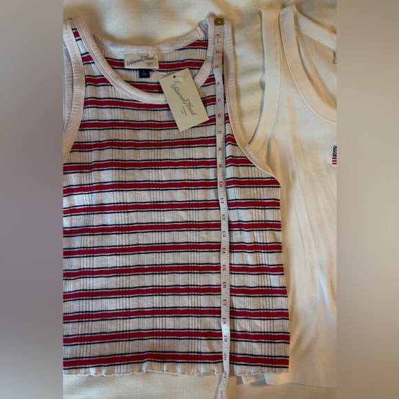 Universal Thread Women’s Tank Tops - Red Striped and White with Flag Size Large - Picture 10 of 10